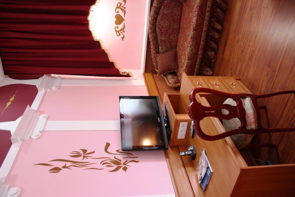 Volter Hotel Lviv Ruang foto